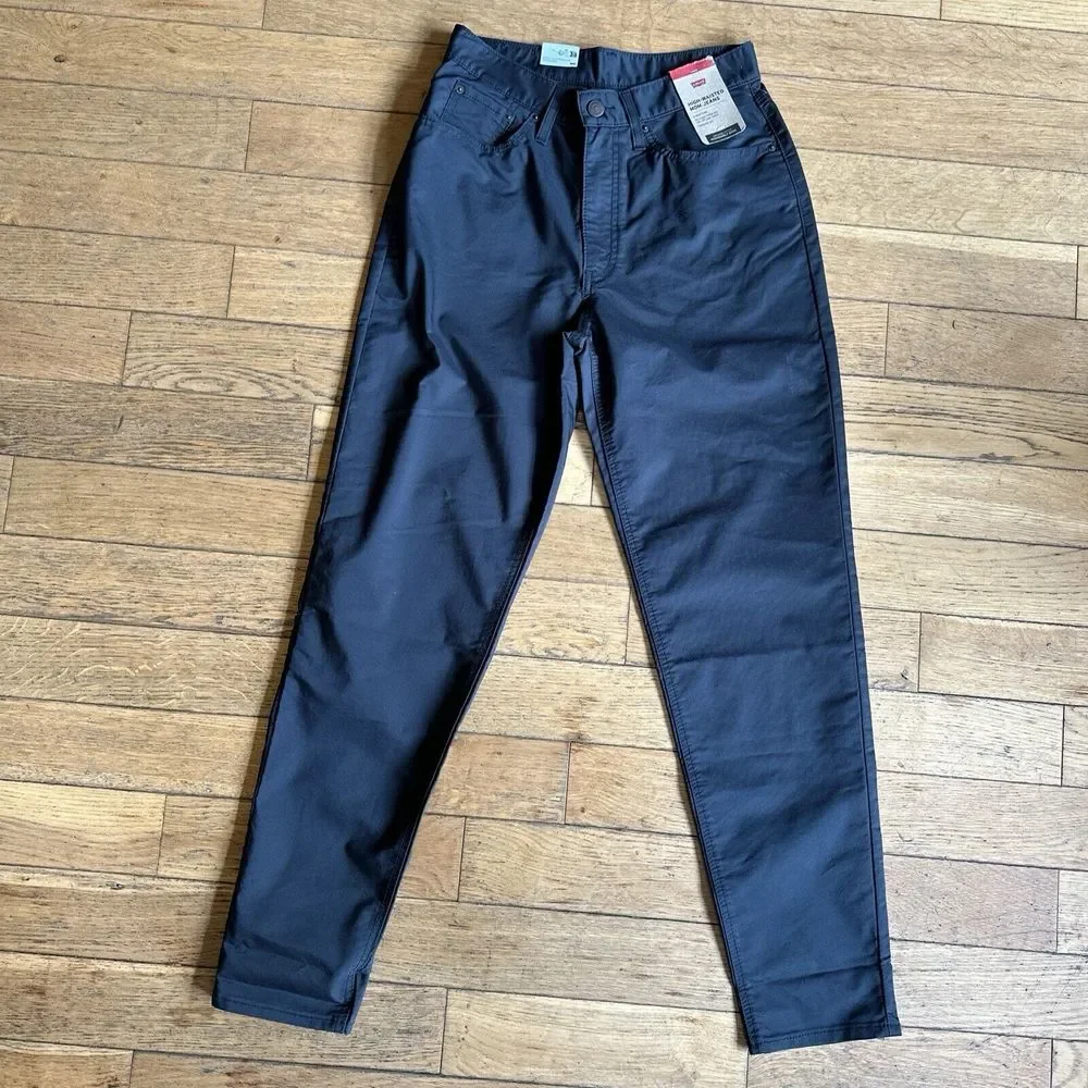New Levi's Women's 29x30 Black High Waisted Mom Jean Tapered‎ Leg